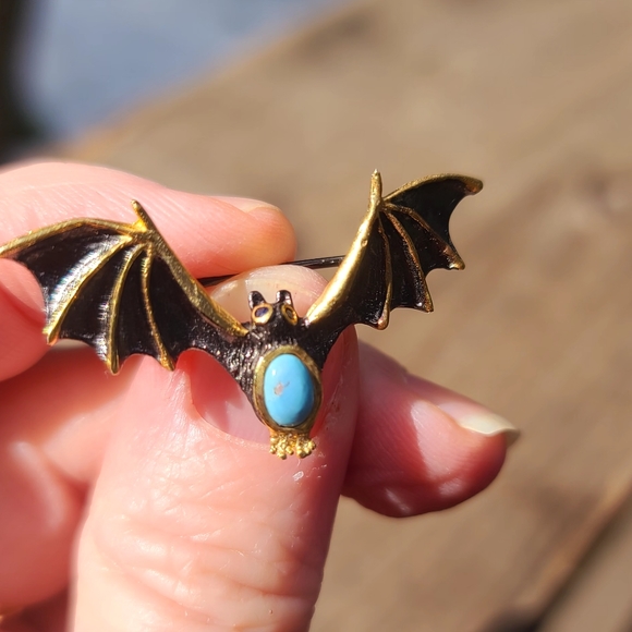 Turquoise & Sapphire Sterling rhodium &gold bat brooch by Avelon - Picture 5 of 8